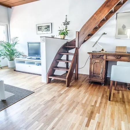 Martys Place With Private Parking Apartment